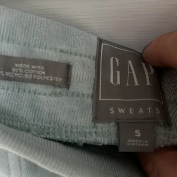 Cotton terry cloth shorts with pockets - Picture 3 of 3